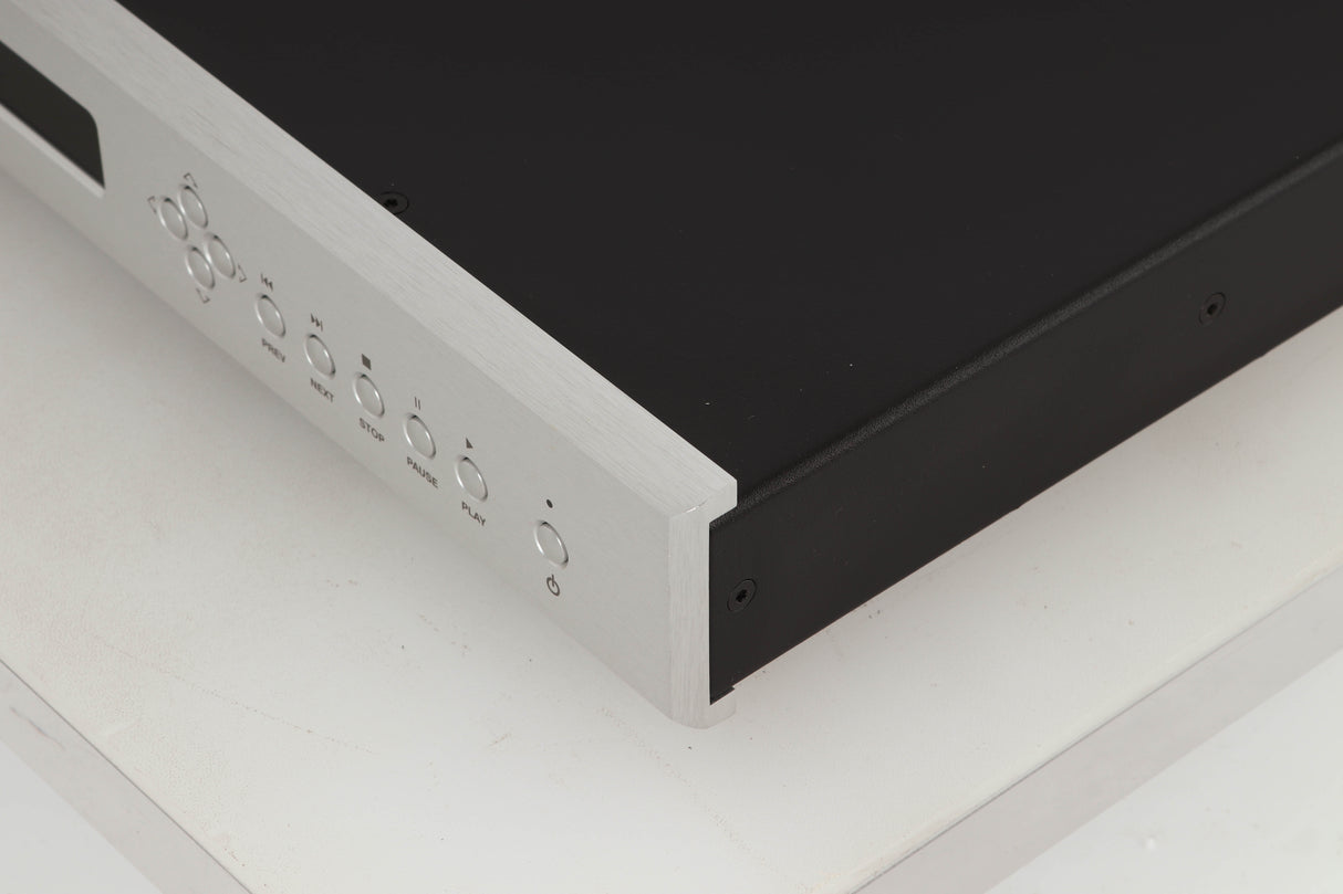 Front right corner view of a used Bryston BDP-2 17" Digital Player