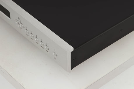 Front right corner view of a used Bryston BDP-2 17" Digital Player
