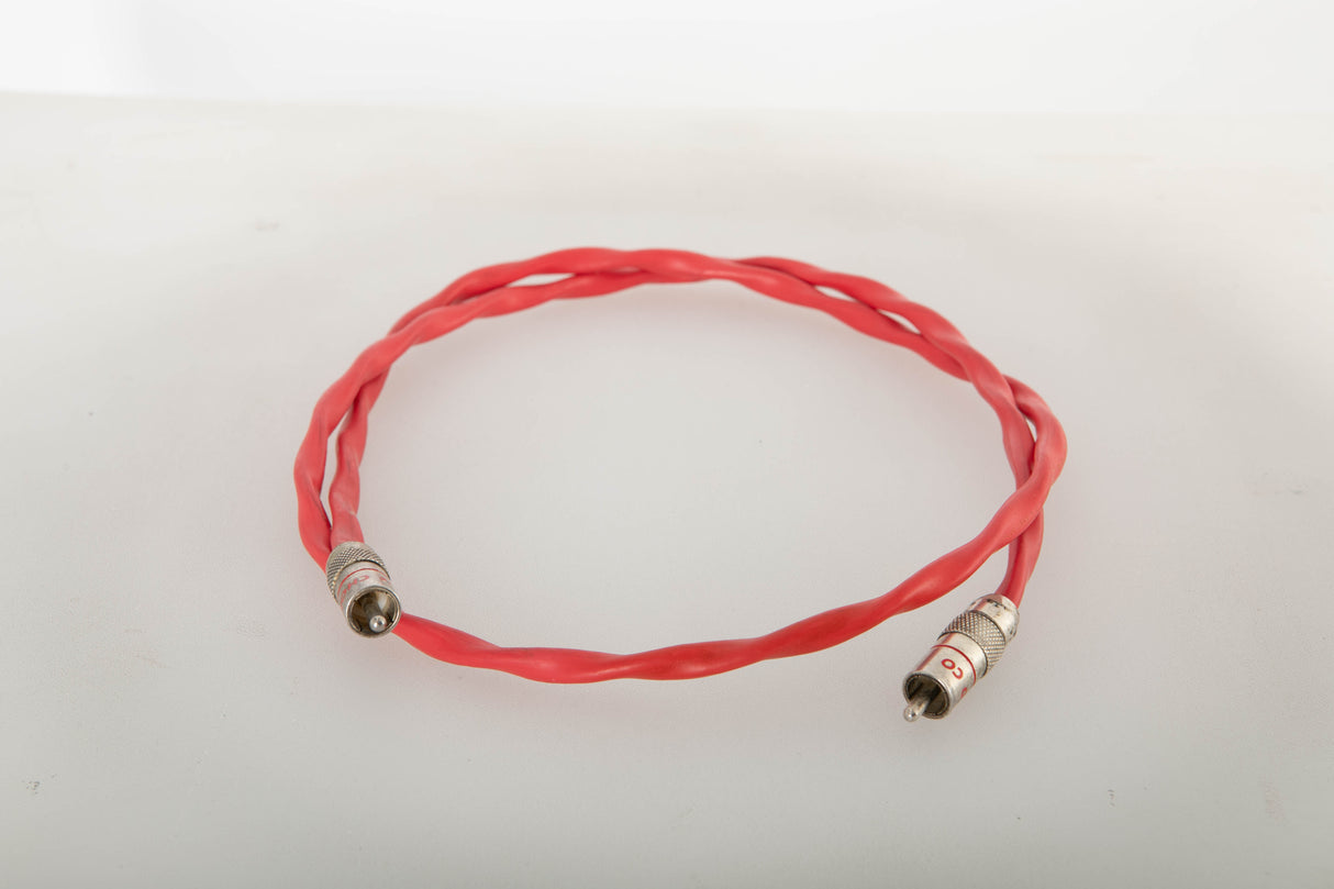 Side view of a used Chord Company Chorus 1.0m RCA-RCA Interconnect