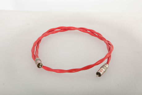 Side view of a used Chord Company Chorus 1.0m RCA-RCA Interconnect