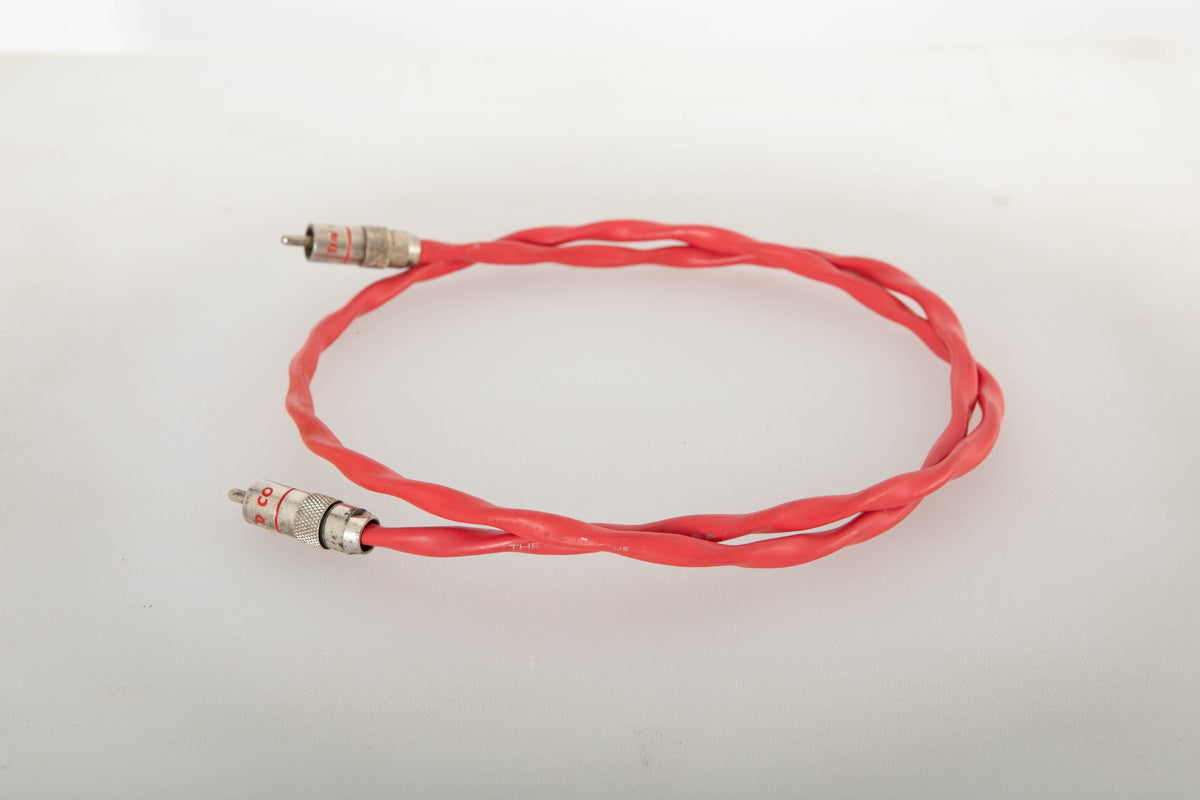 Side view of a used Chord Company Chorus 1.0m RCA-RCA Interconnect