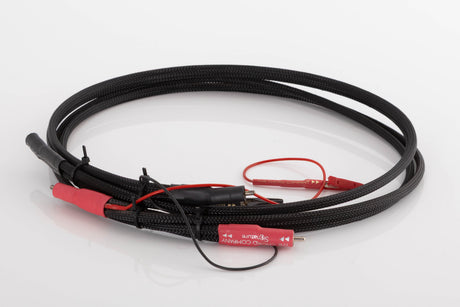 Front right angle of a used Chord Company Signature RCA-RCA 1.0m Interconnect Cable 