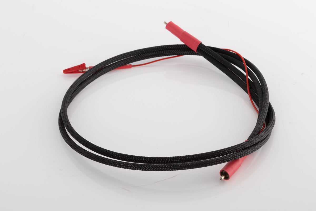 Side view of a used Chord Company Signature 1.0m RCA-RCA Interconnect with Earth