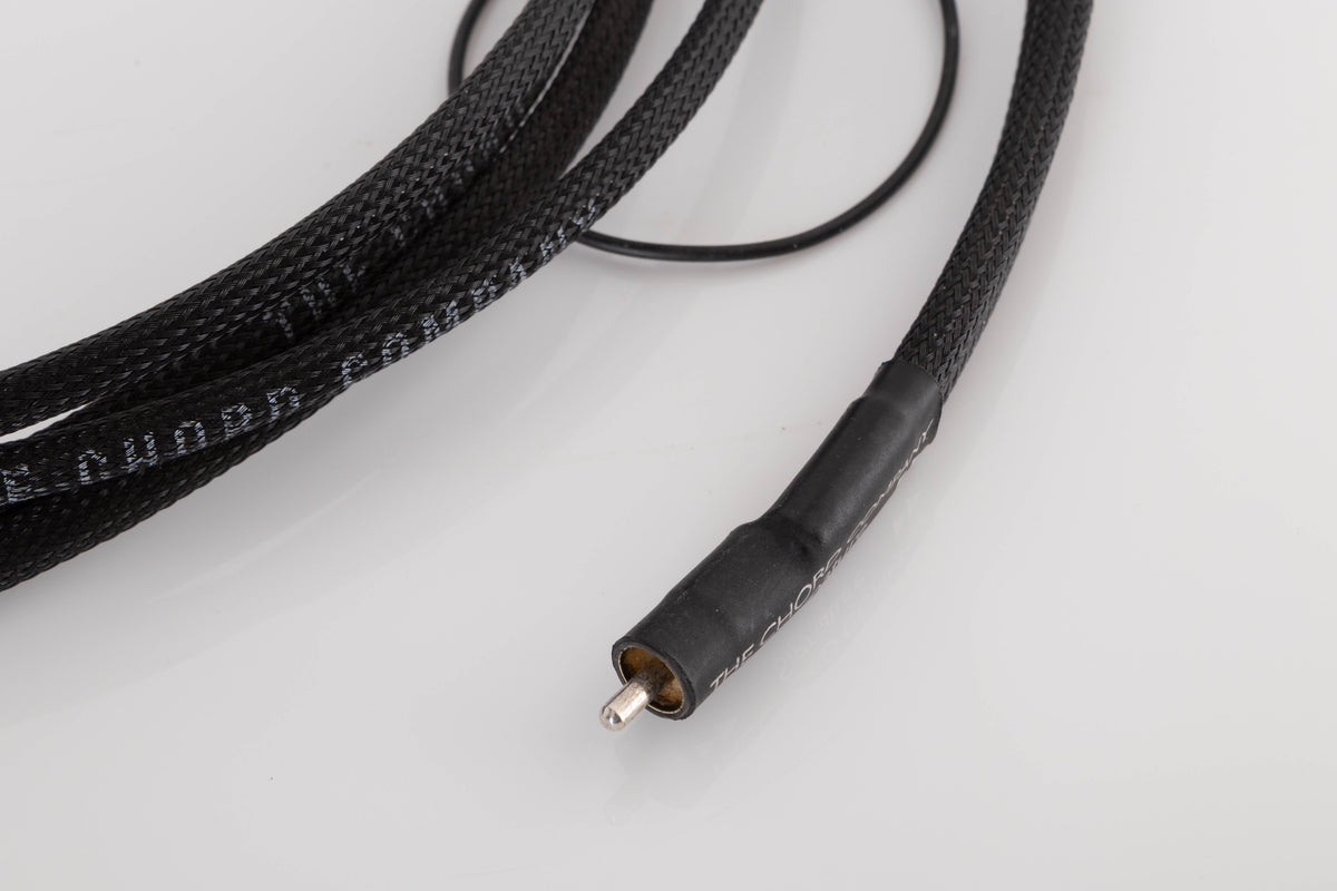 Close up view of a used Chord Company Signature 2.0m RCA-RCA Interconnect with Earth cable