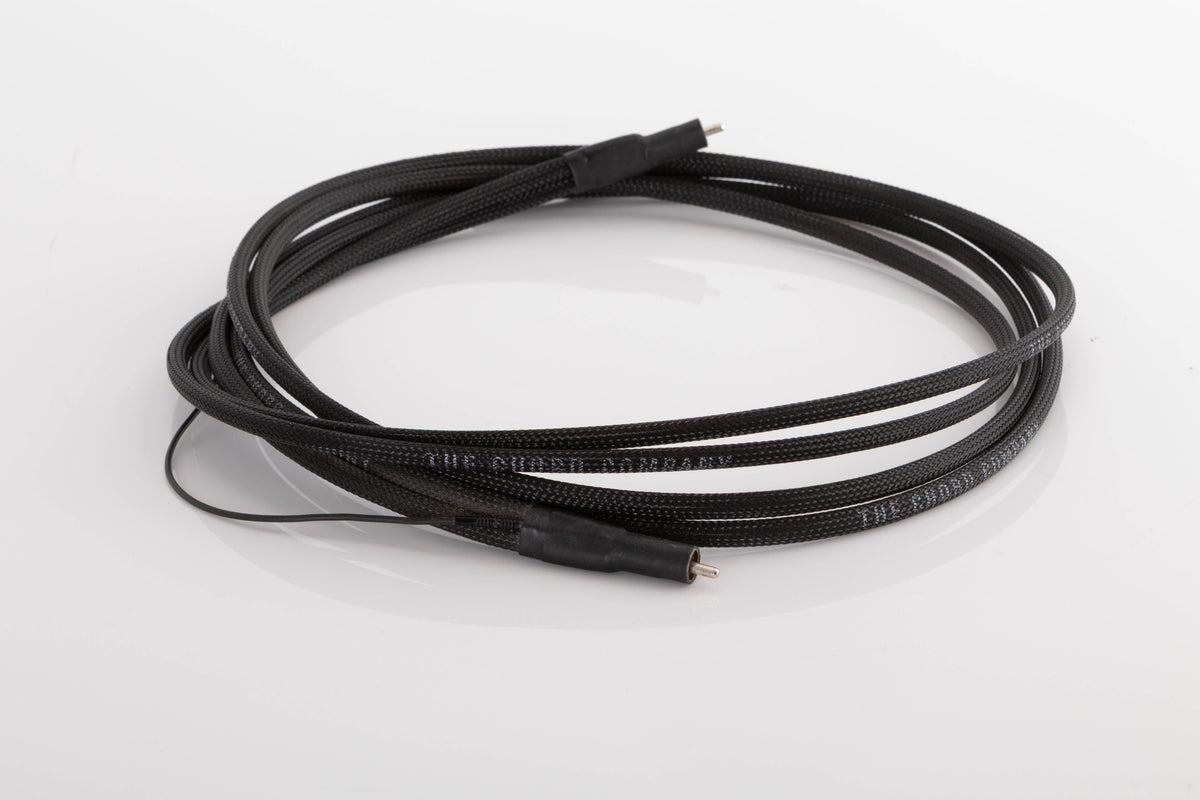 Side view of a used Chord Company Signature 2.0m RCA-RCA Interconnect with Earth cable