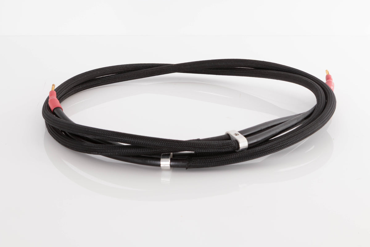 Side view of a used Chord Company Signature 1.5m Speaker Cable 