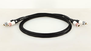 Front view of a used Chord Company Signature Tuned ARAY RCA-RCA Interconnect Cable 1.0m