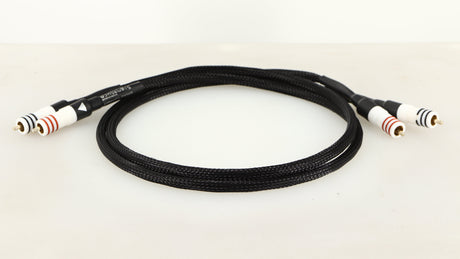 Front view of a used Chord Company Signature Tuned ARAY RCA-RCA Interconnect Cable 1.0m