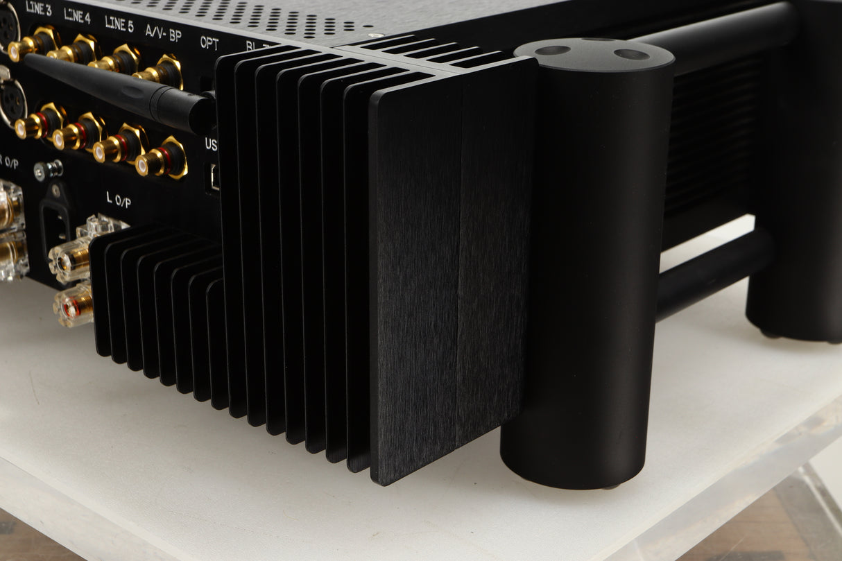 Rear right corner view of a used Chord Electronics CPM2800 MKII Integrated Amplifier in Jett Black finish