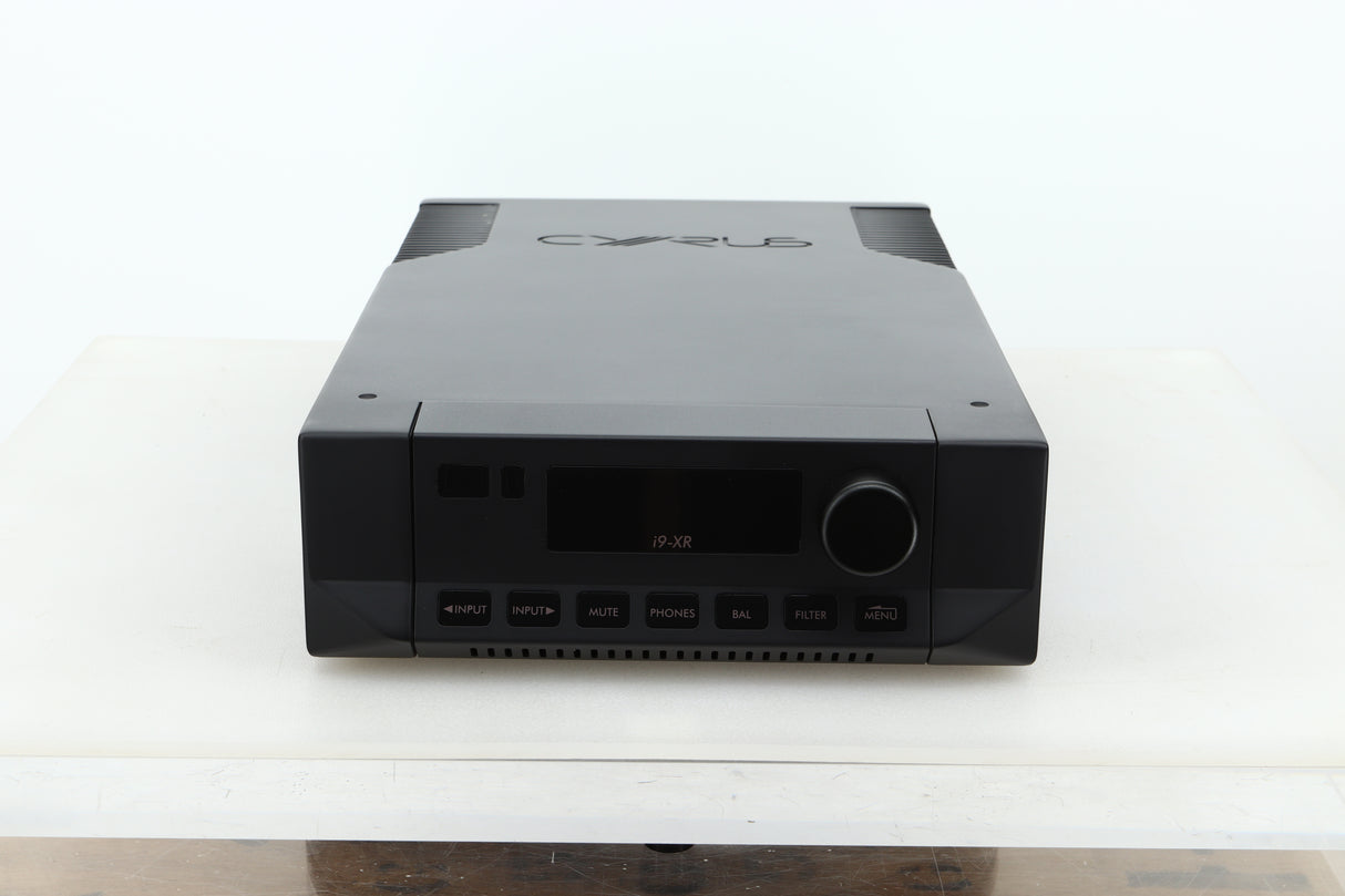 Front view of a used Cyrus i9-XR Integrated Amplifier in PhBlack finish 