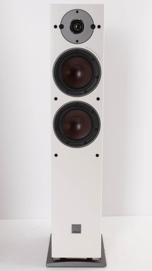 Front view of a used Dali Oberon 5 Floorstanding Speaker in a Light Oak finish
