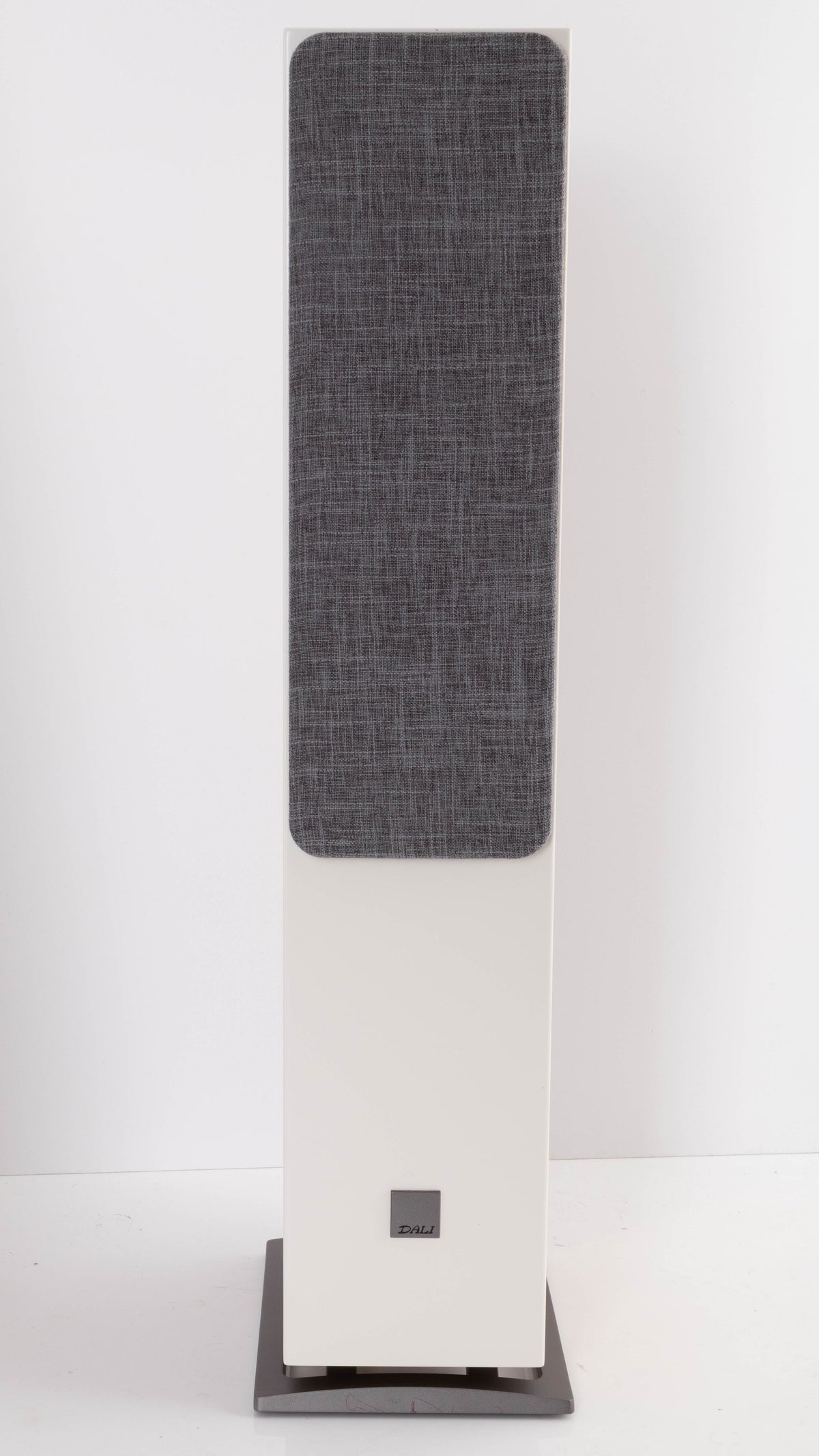 Front view of a used Dali Oberon 5 Floorstanding Speaker in a Light Oak finish showing Grille