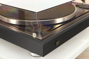 Front left corner of a used Dual CS 505-4 Turntable in a black finish