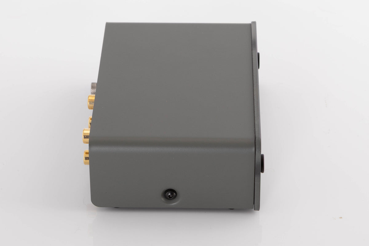 Left side view of a used Dynavector P75 MK3 Phonostage