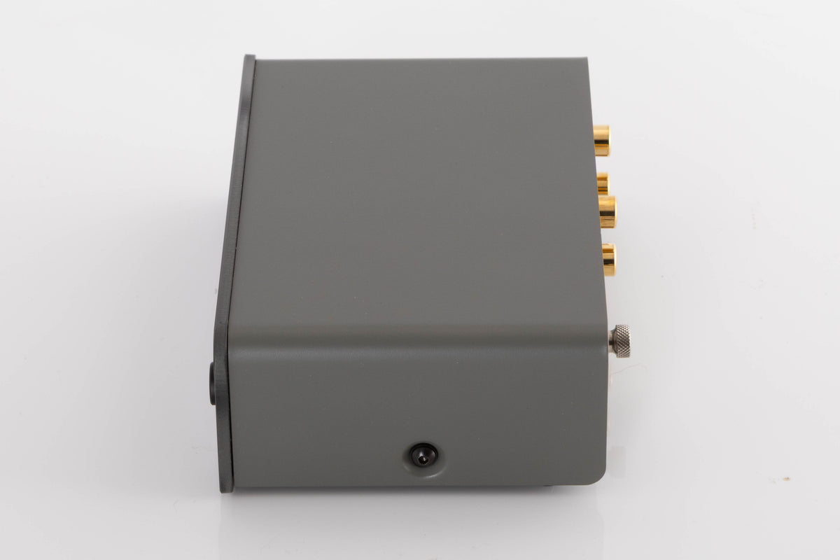 Rigth side view of a used Dynavector P75 MK3 Phonostage