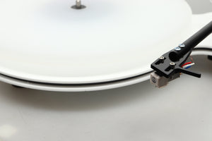 Close up view of a used Edwards Audio Apprentice Turntable in White finish 
