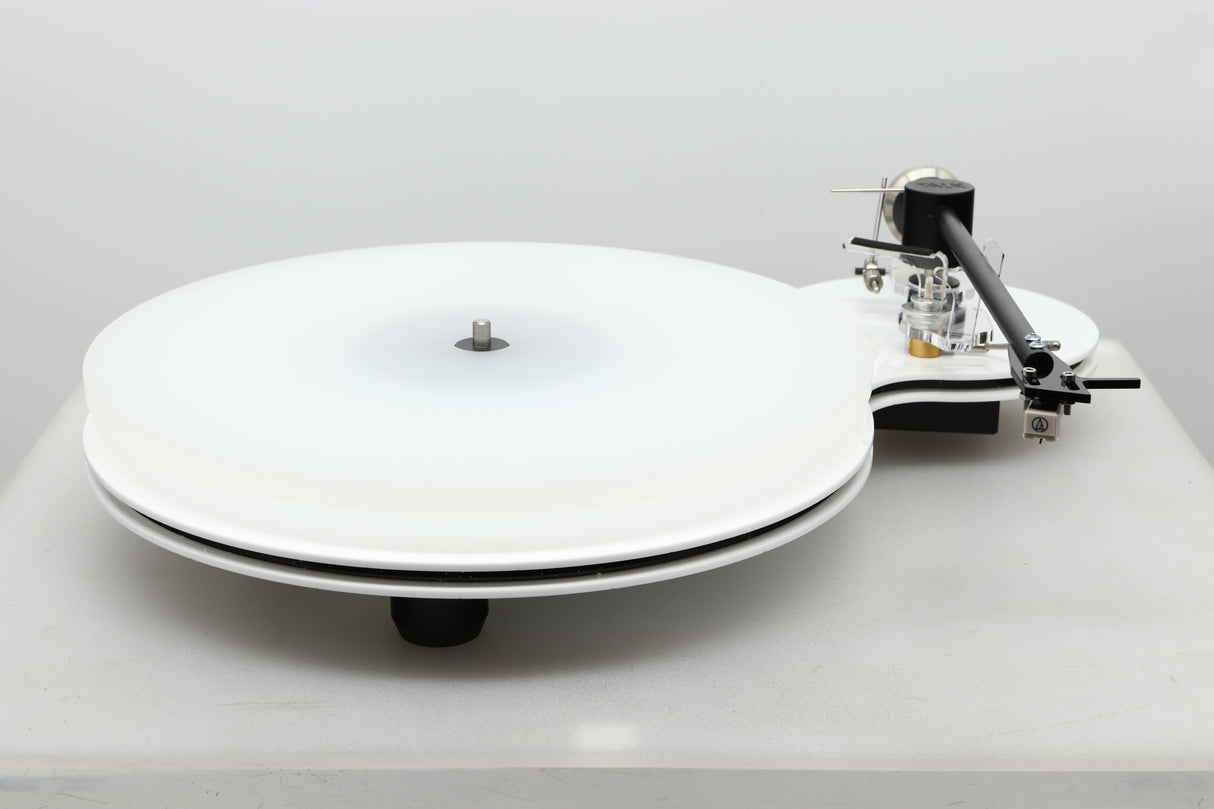 Front view of a used Edwards Audio Apprentice Turntable in White finish