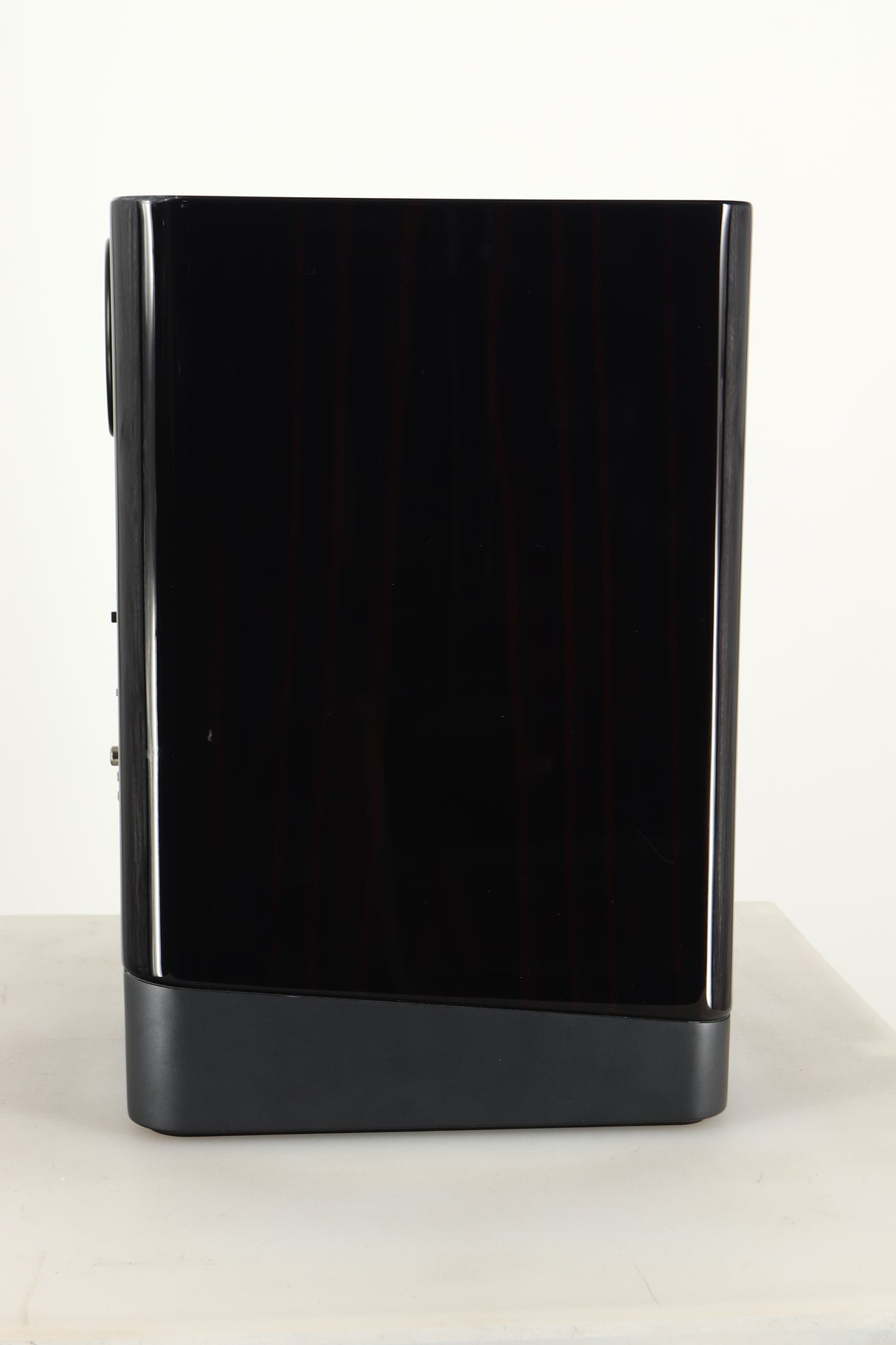 Side view of a used ELAC Navis B51 Active Standmount Speaker in Gloss Ebony Emara finish