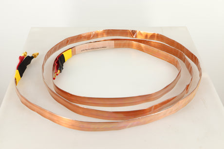 Side view of a 3.0m ElectroFluidics Monolith 20/20 Speaker Cable 