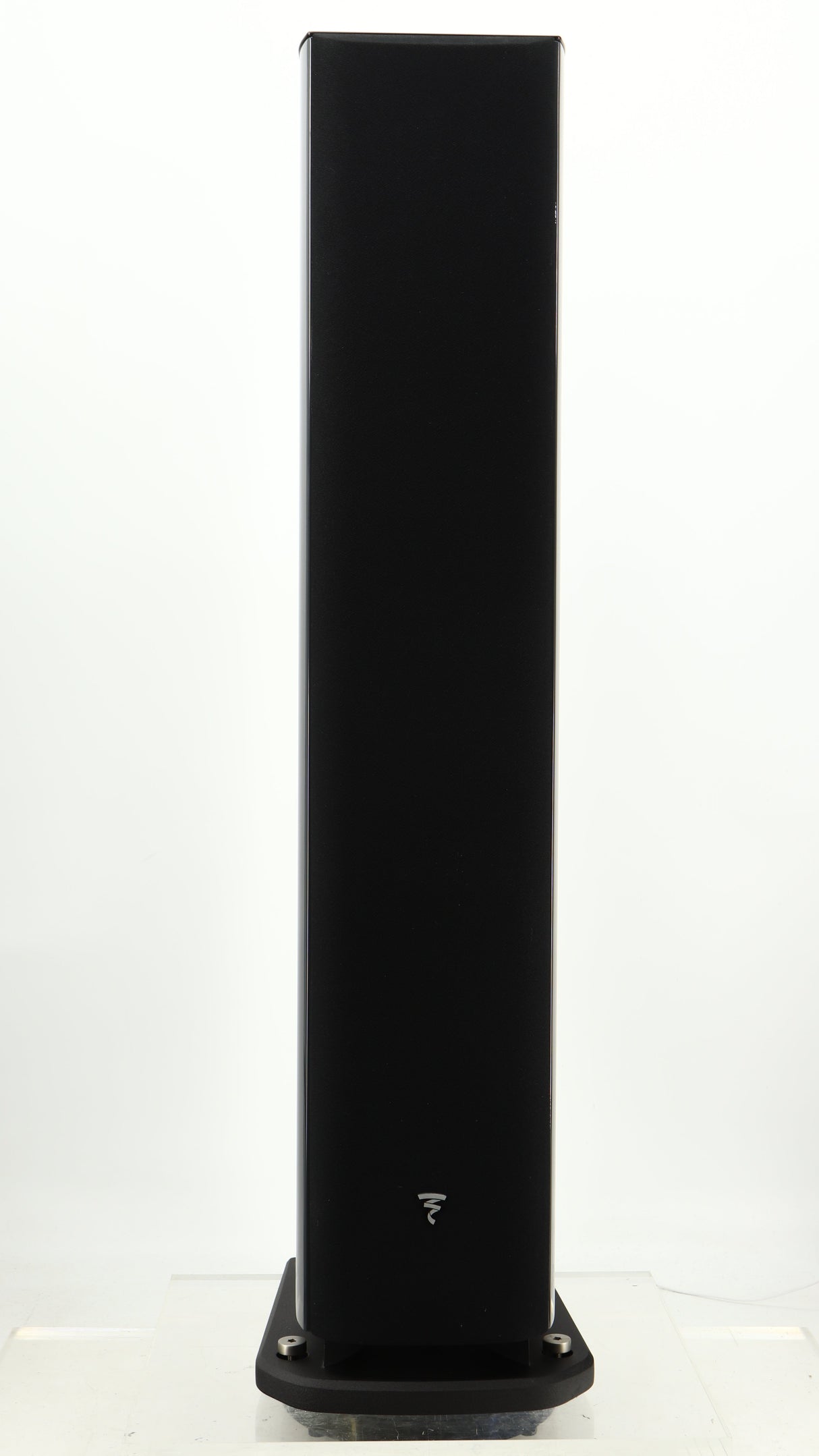 Front view of a used Focal Aria 936 K2 Floorstanding Speaker in a ash grey finish showing Grille
