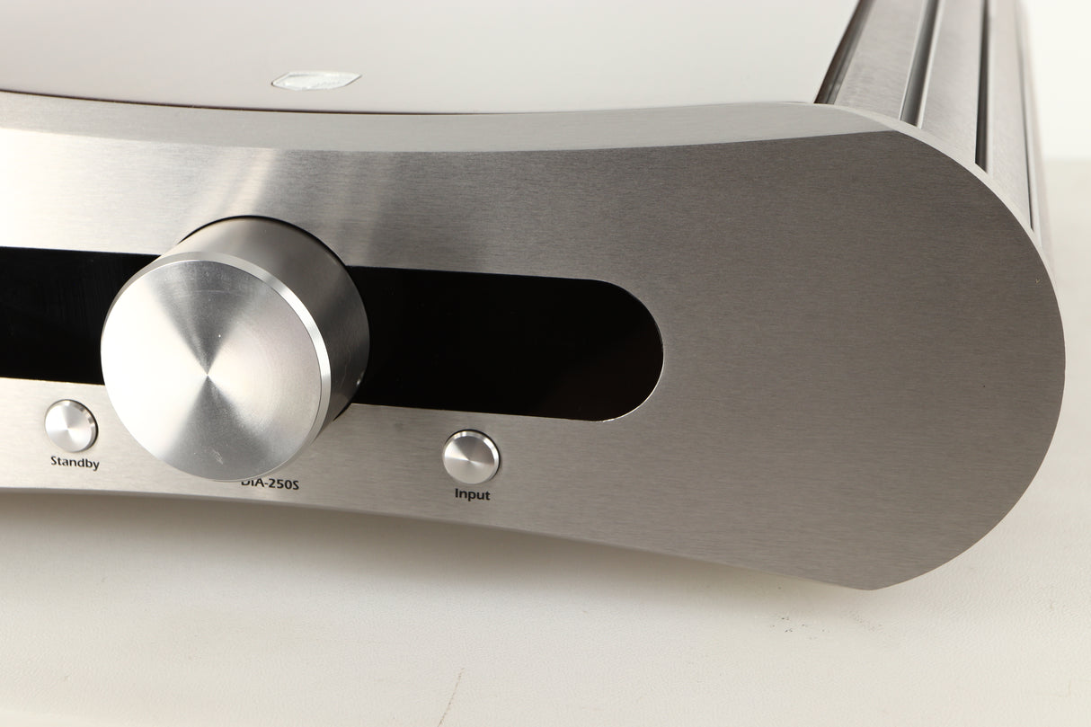 Close up view of a used GATO DIA-250S Integrated Amplifier in High Gloss Walnut finish