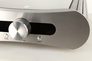 Close up view of a used GATO DIA-250S Integrated Amplifier in High Gloss Walnut finish