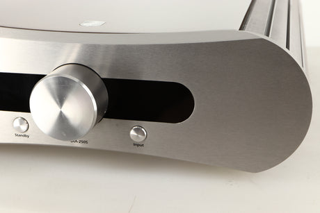 Close up view of a used GATO DIA-250S Integrated Amplifier in High Gloss Walnut finish