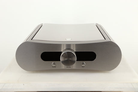 Front view of a used GATO DIA-250S Integrated Amplifier in High Gloss Walnut finish