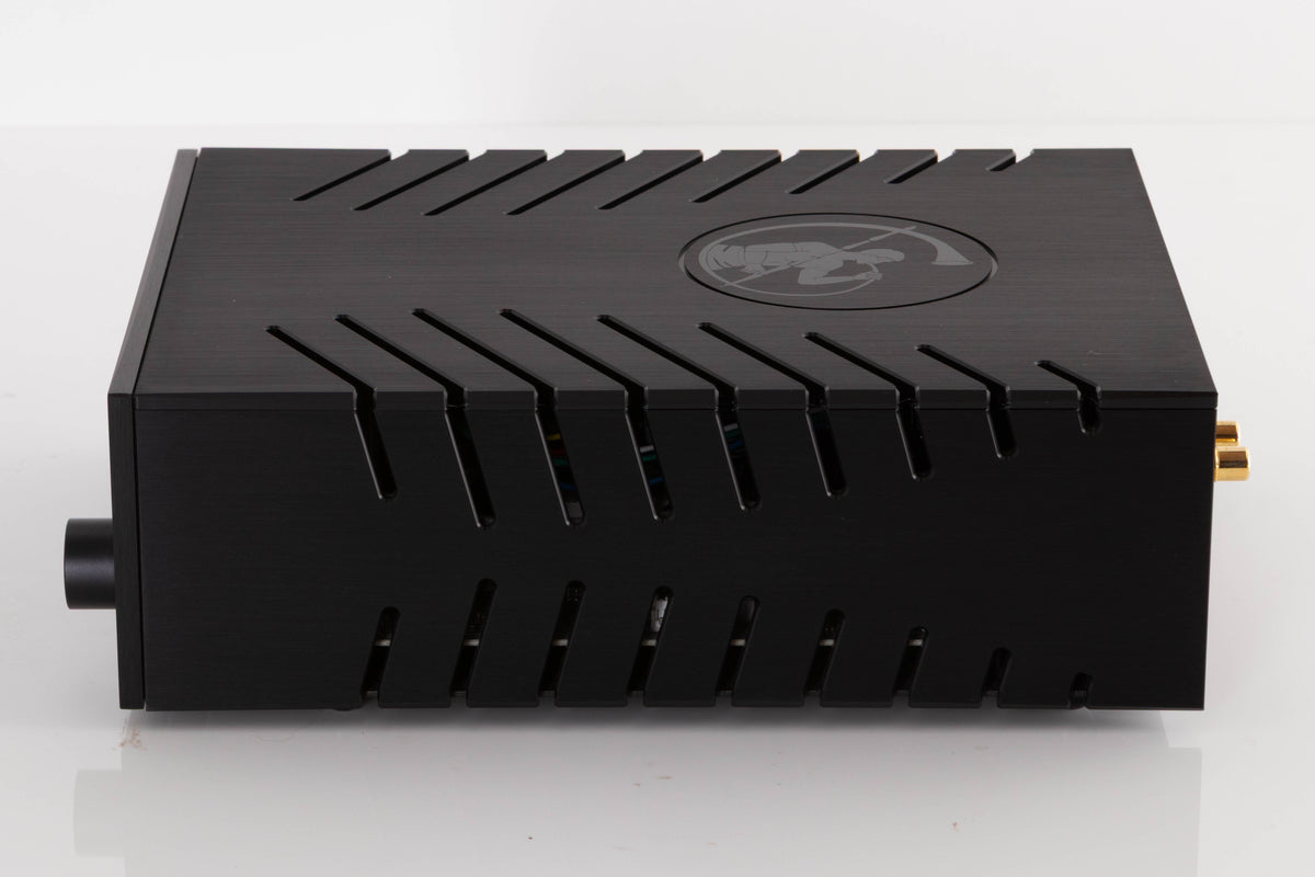 Right side view of a used Goldnote DS-10 Evo Streaming Digital Analogue Converter in a Black finish