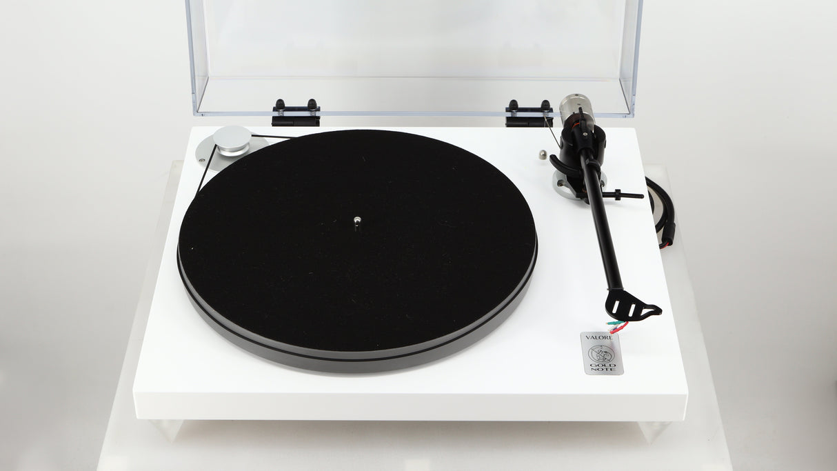 Front view of a used Gold Note Valore 425 Plus Turntable W/ Tonearm in a white finish