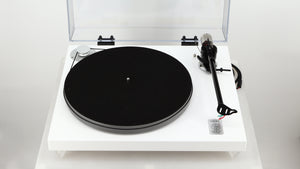Front view of a used Gold Note Valore 425 Plus Turntable W/ Tonearm in a white finish
