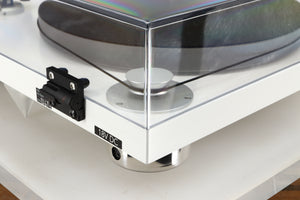 Rear left corner of a used Gold Note Valore 425 Plus Turntable W/ Tonearm in a white finish