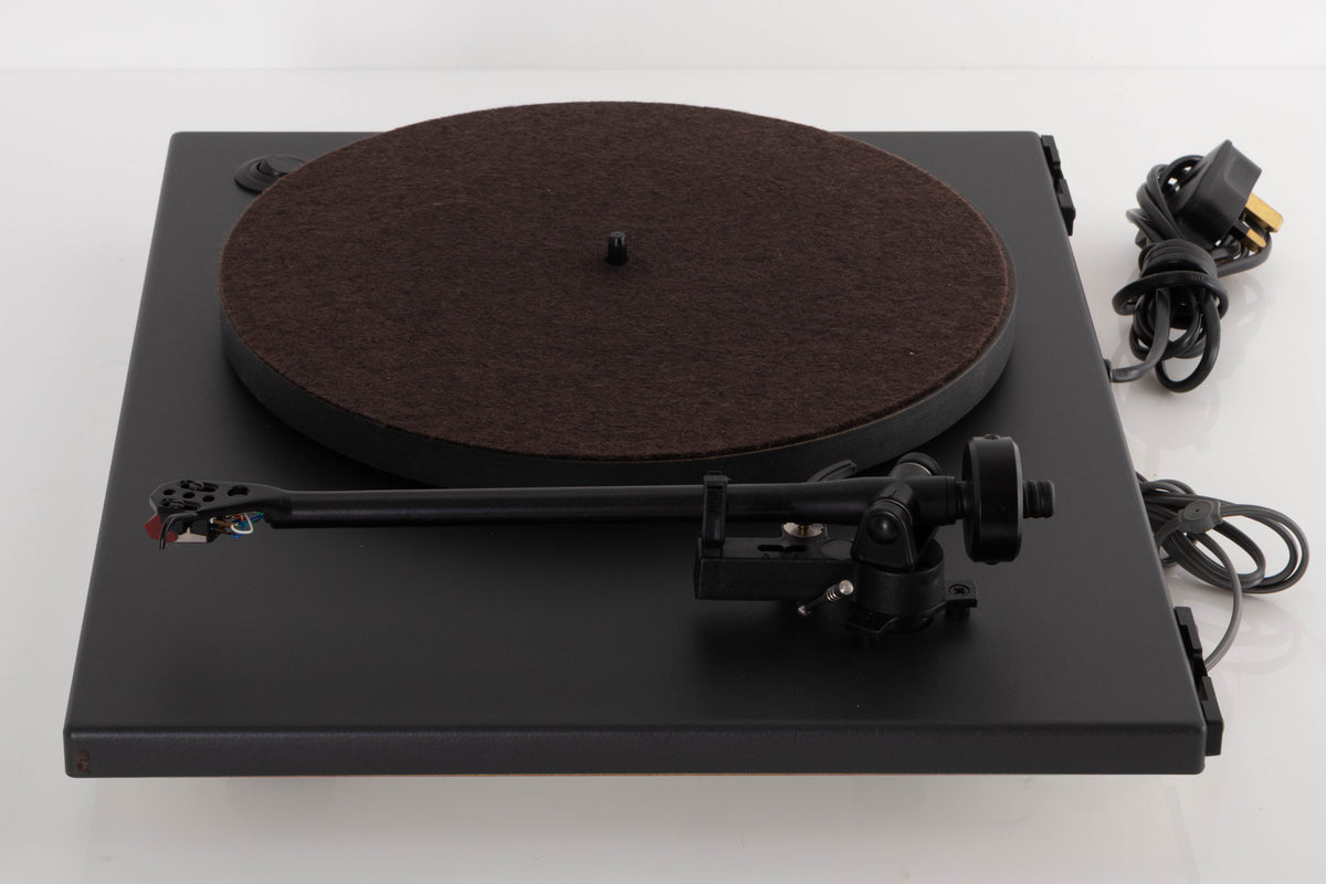Right side view of a used Goldring GR1.2 Turntable