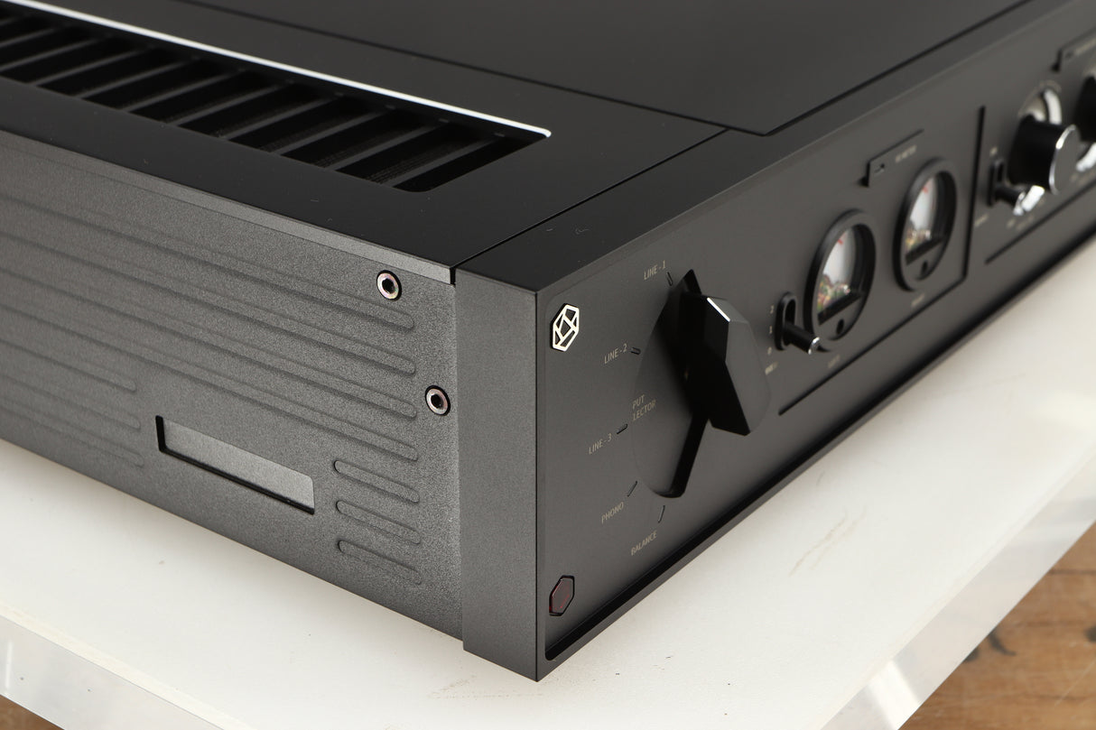 Front left corner of a used HiFi ROSE RA280 Integrated Amplifier in a black finish
