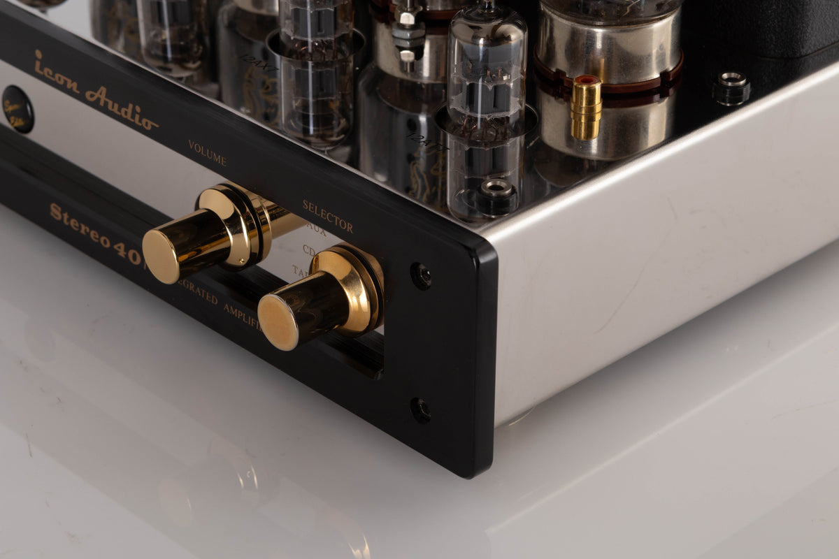 Front right corner view of a used Icon Audio Stereo 40i Integrated Valve Amplifier