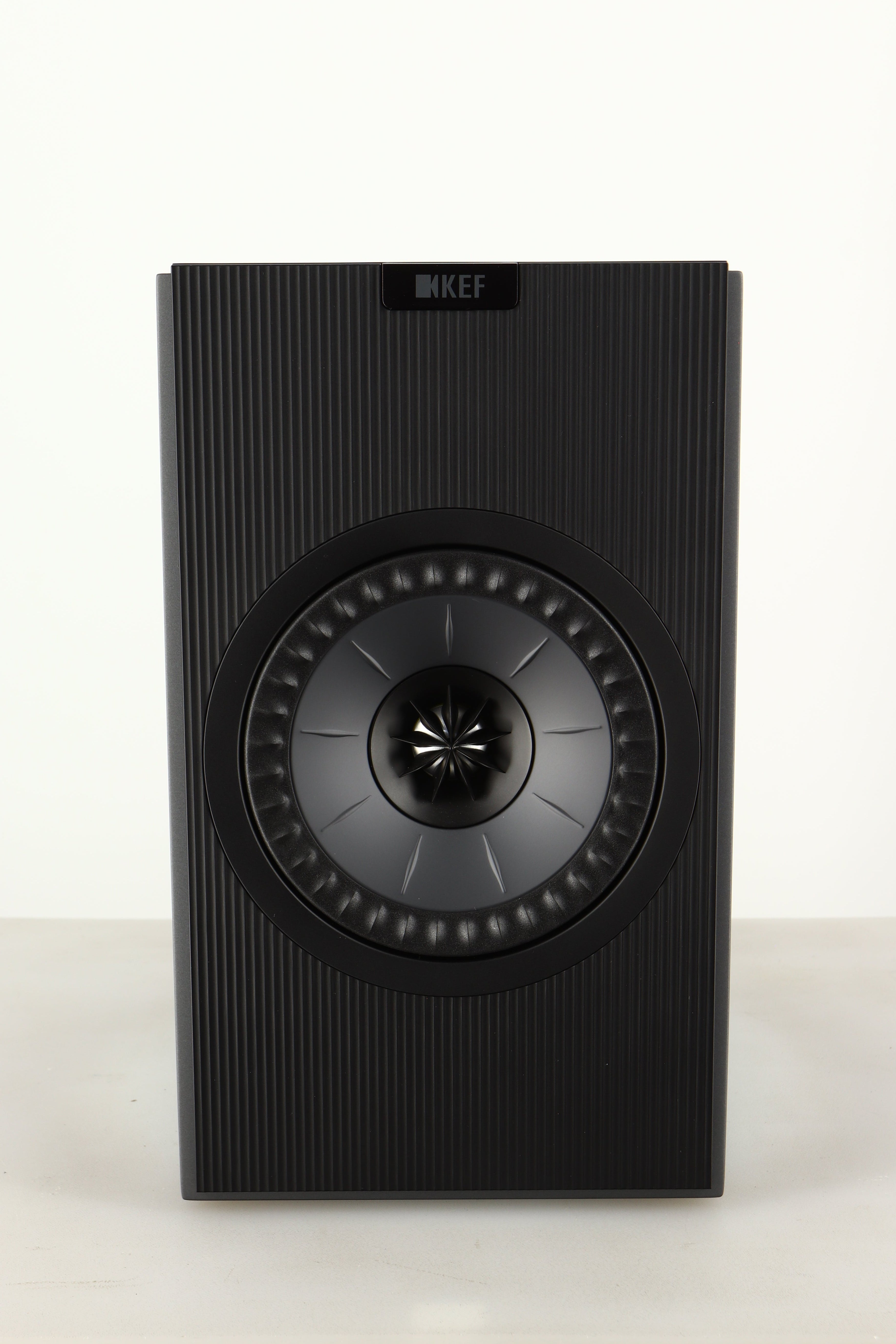 KEF Coda W Active Standmount Speakers - Dark Titanium