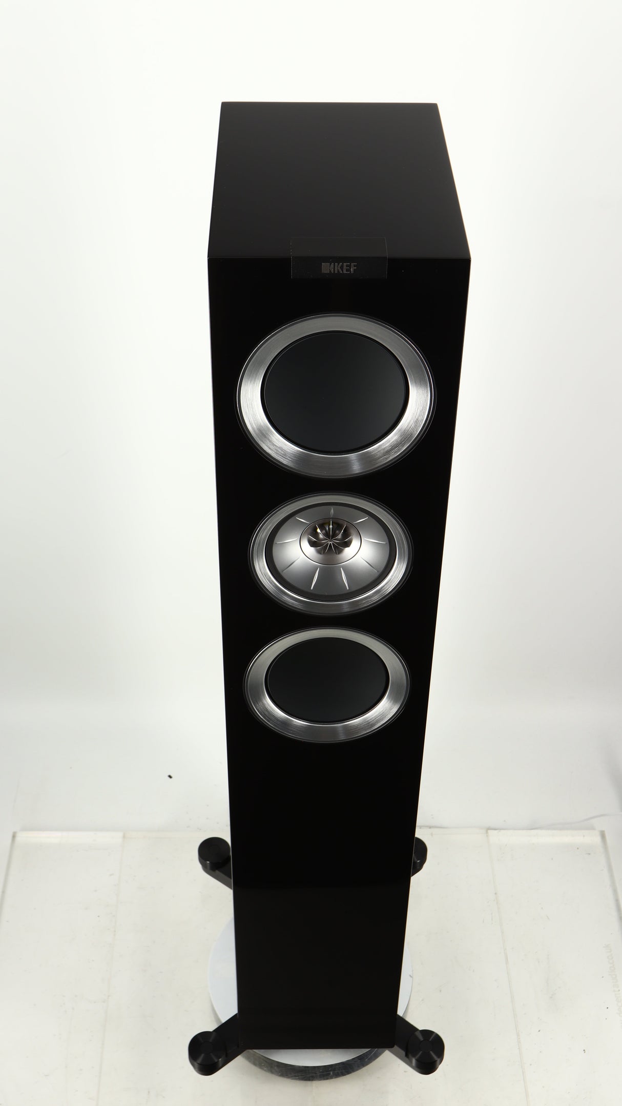 Top of a used KEF R500 Floorstanding Speaker in a gloss black finish