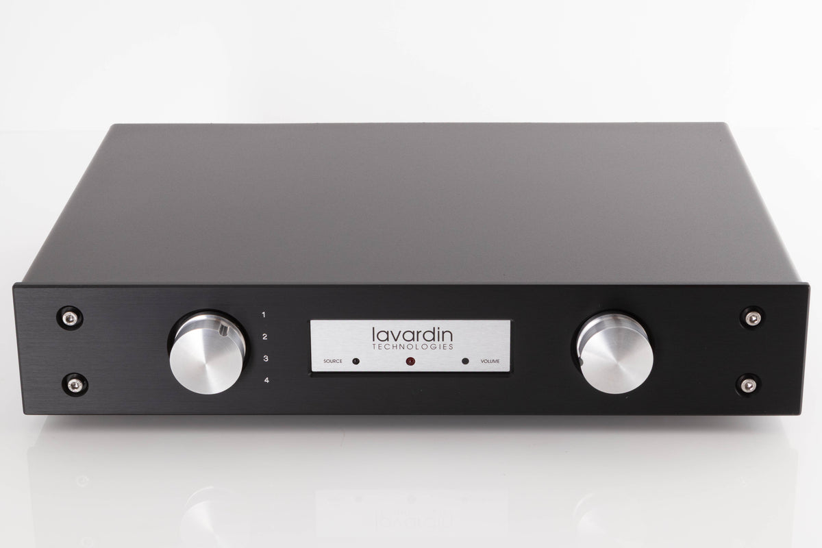Front view of a used Lavardin ISX Integrated Amplifier W/ Remote in a Black finish