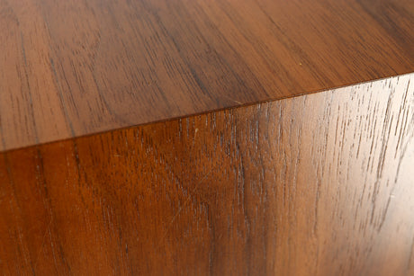 Close up view of a used Leak CDT CD Transport in Walnut finish