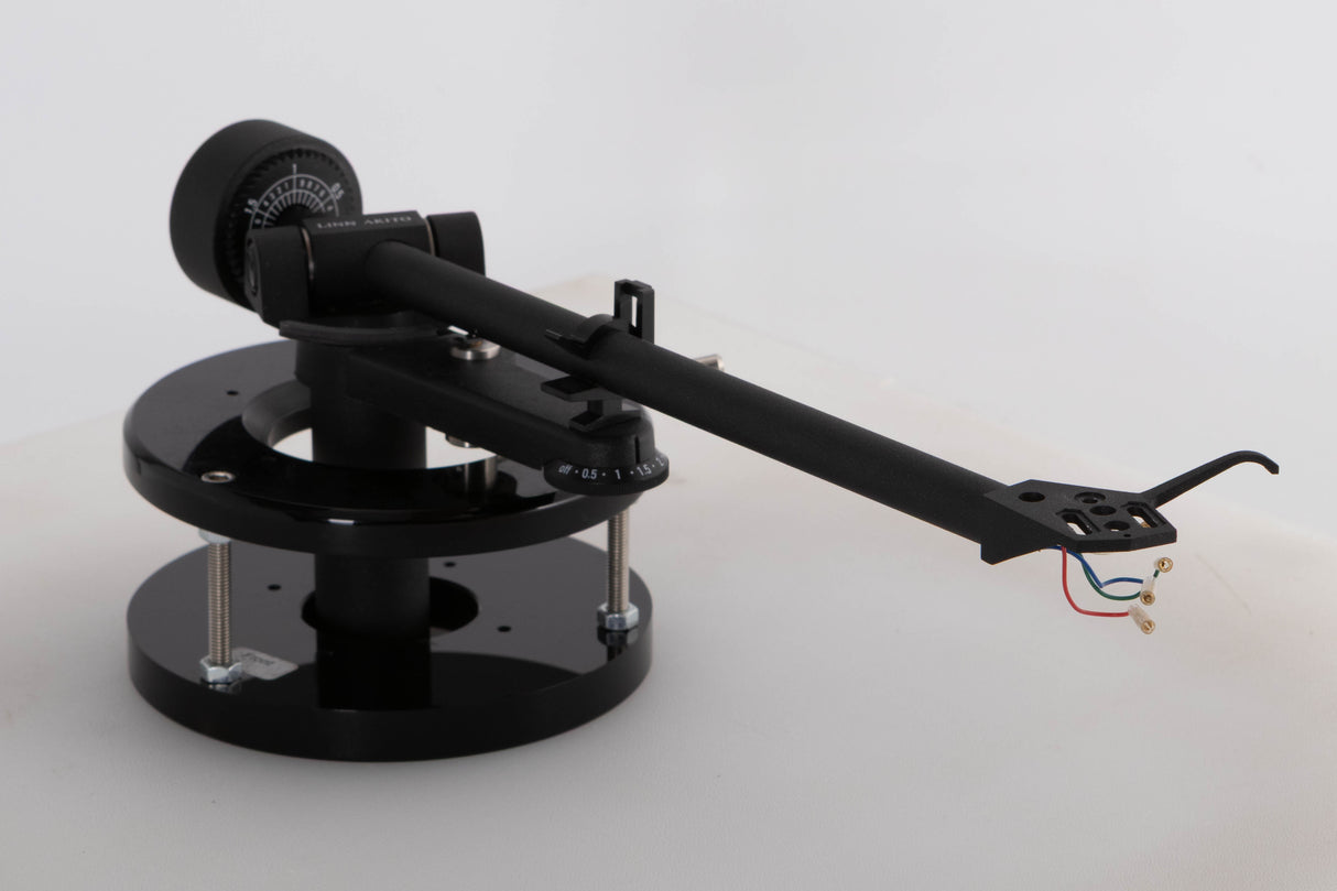 Front left angle of a used Linn Akito MK3B Tonearm in a black finish 