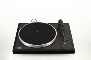 Front view of a used Linn Basik Turntable / Akito Tonearm in a black finish