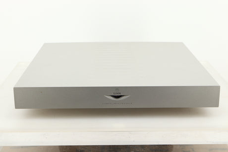 Front view of a used Linn Klimax Solo 500 Power Amplifier with Dynamik Power Supply