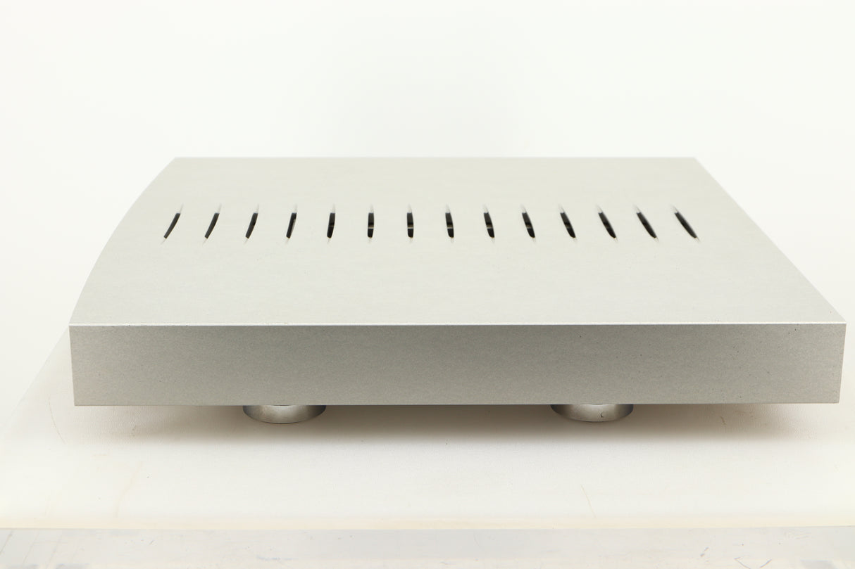 Side view of a used Linn Klimax Solo 500 Power Amplifier with Dynamik Power Supply