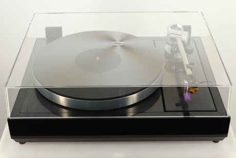Top view of a Linn LP12 Turntable in Black Gloss finish with Funk Firm Vector Link Upgrade, Ittok Tonearm, and Dynavector Karat D17D3 Cartridge