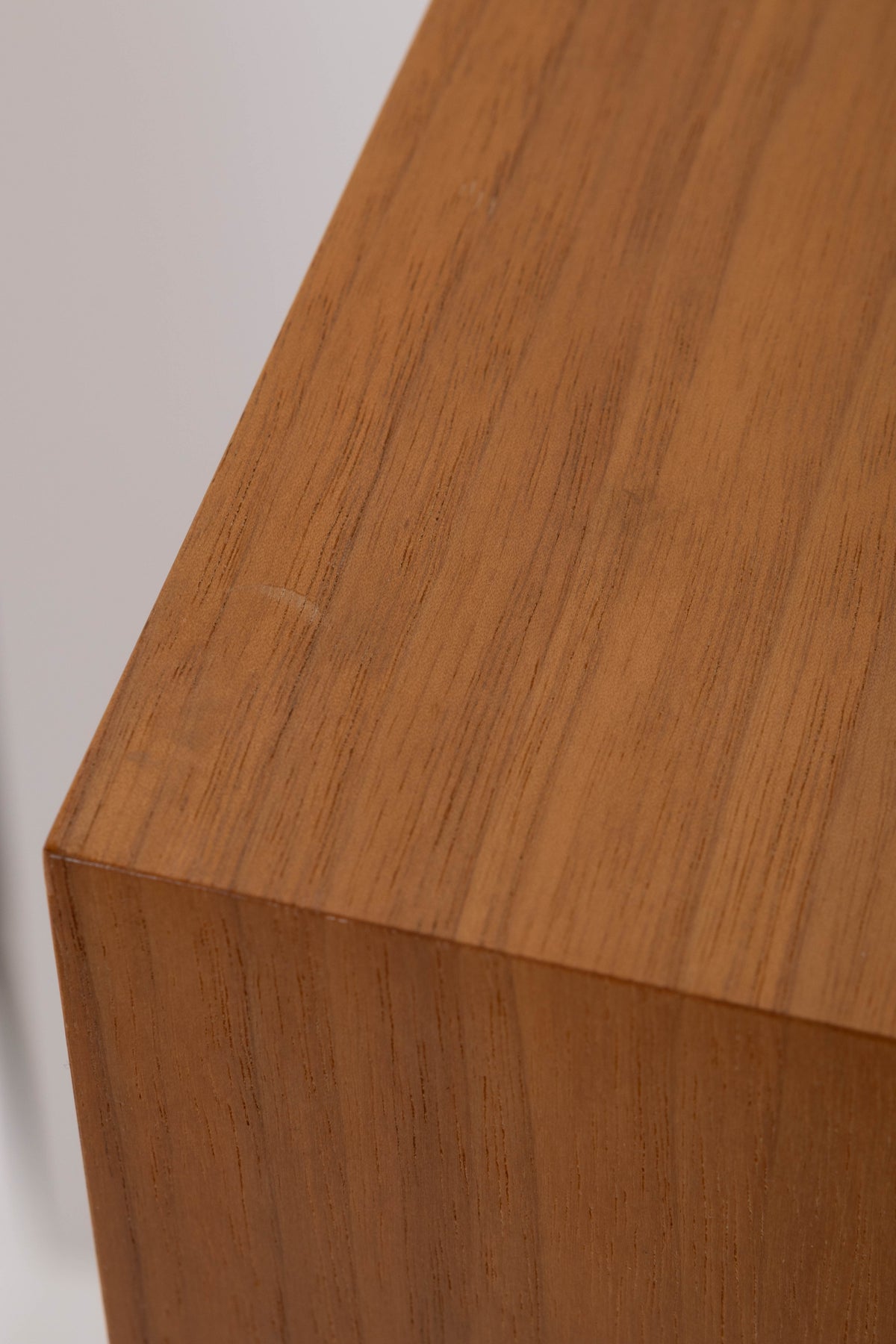 Close up view of a used Linn Majik 140 Floorstanding Speaker showing a small dent on the top front corner 