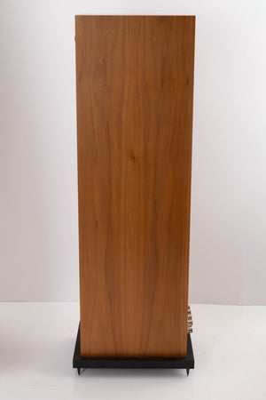 Side view of a used Linn Majik 140 Floorstanding Speaker