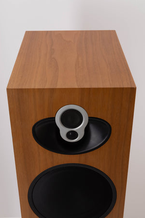Top view of a used Linn Majik 140 Floorstanding Speaker