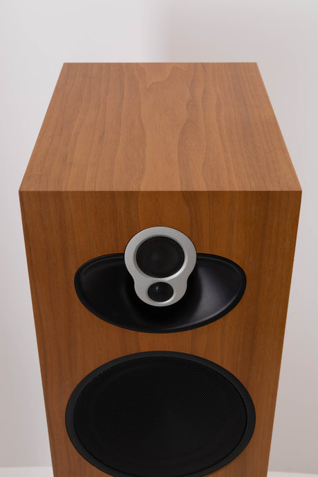 Top view of a used Linn Majik 140 Floorstanding Speaker