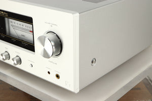 Front right corner view of a used Luxman 505z Integrated Amplifier
