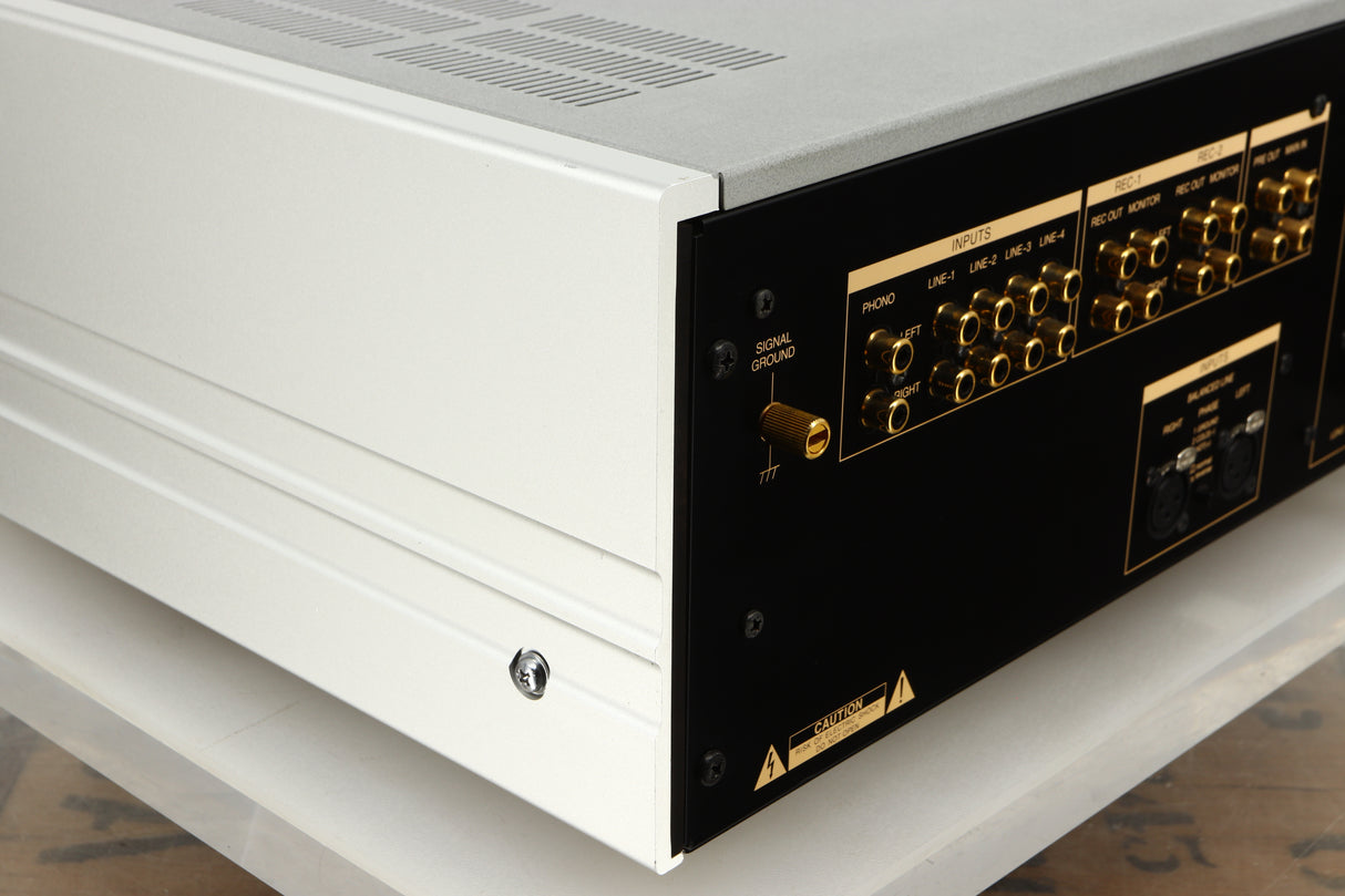 Rear left corner view of a used Luxman L-505u Integrated Amplifier